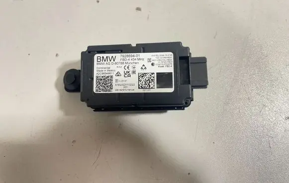 BMW X5 G05 Aerial antenna amplifier 7928694 7928690