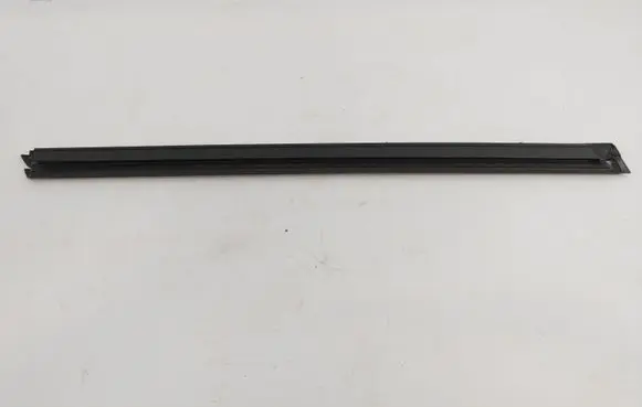 BMW iX1 Rubber seal front door window/glass 9451513