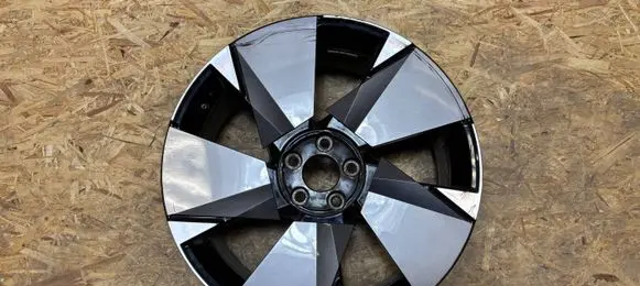 Nissan Ariya R20 alloy rim K165726