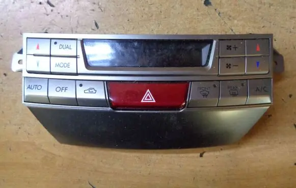 Subaru Legacy Climate control unit 72311AJ030 A2C53283934