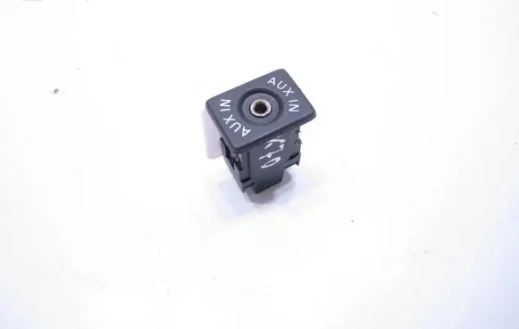 Volkswagen Golf VI AUX in-socket connector 5M0035724 VW1943
