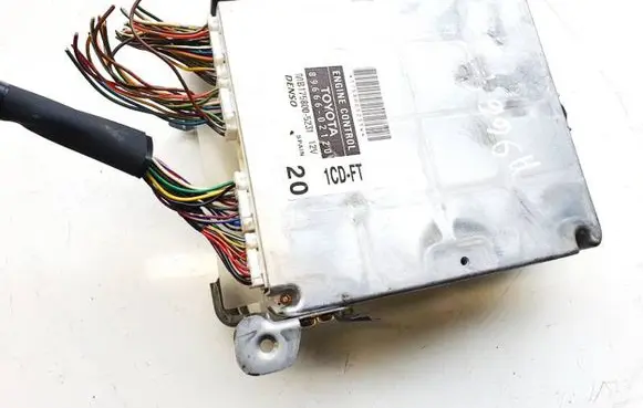 Toyota Corolla E120 E130 Engine control unit/module 8966602120 89666-02120