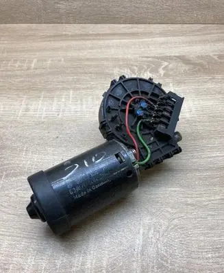 Mercedes-Benz E W210 Wiper motor 0390241420