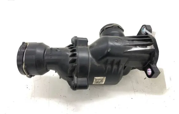 Volkswagen PASSAT B8 Engine coolant pipe/hose 04L121111Q