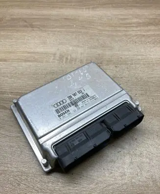 Audi A4 S4 B5 8D Engine control unit/module ECU 3B0907552J 0261206122