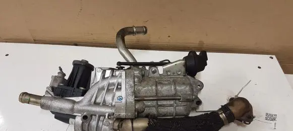 Jaguar XF X250 EGR valve 701881040 09T128