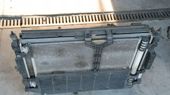 Citroen C4 II Picasso Coolant radiator