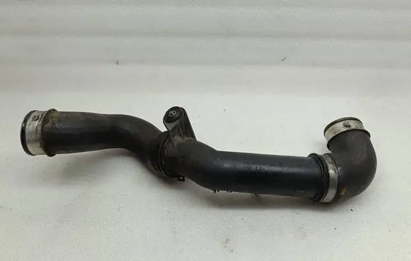 Volkswagen PASSAT B6 Intercooler hose/pipe 3C0145770B