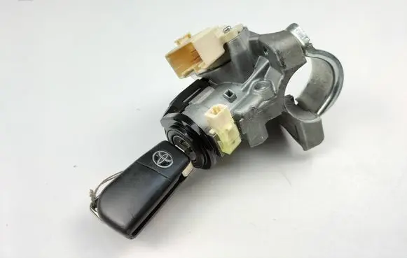 Toyota Avensis T270 Ignition lock 8978305030