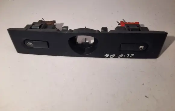 Renault Clio II Windscreen/window heater switch 8200071224
