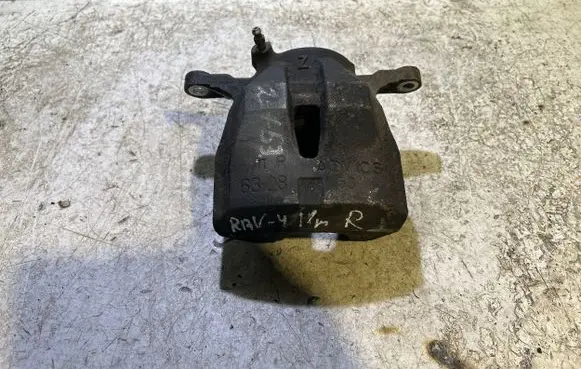 Toyota RAV 4 (XA40) Front brake caliper