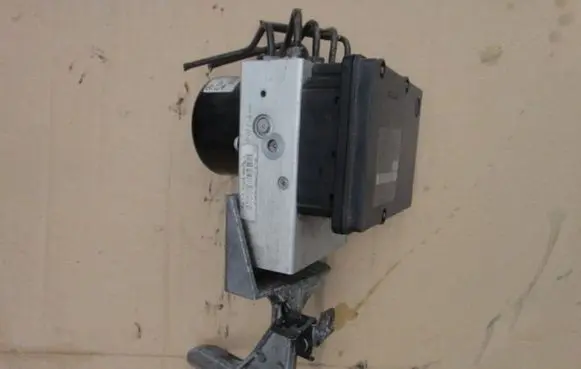Mercedes-Benz CLK A209 C209 ABS Pump A0365454032