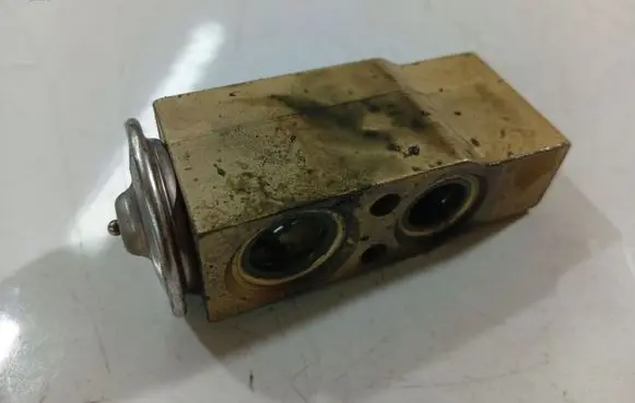 Citroen C8 Air conditioning (A/C) expansion valve A31100100