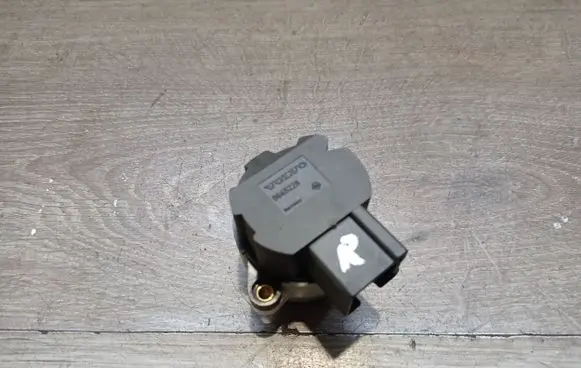Volvo V70 Ignition lock contact 8645228