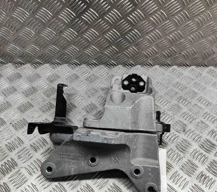 KIA Soul Engine mounting bracket
