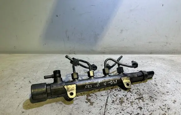 Mercedes-Benz A W176 Fuel main line pipe A6510700495 RD0004