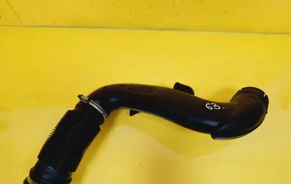 Opel Vectra C Air intake hose/pipe 55558950