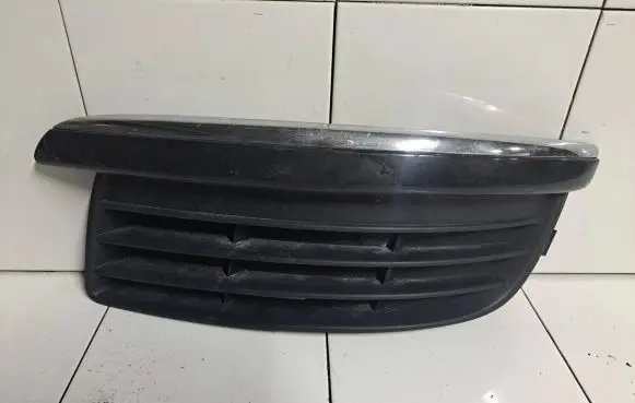 Volkswagen Jetta V Front bumper lower grill 1K0853665G