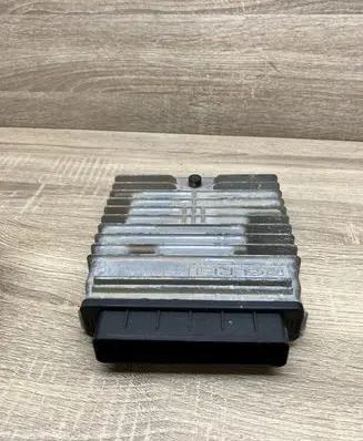Ford Mondeo Mk III Engine control unit/module 6S7112A650EA 28044226