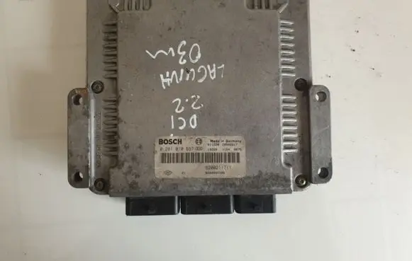 Renault Laguna II Engine control unit/module 0281010637
