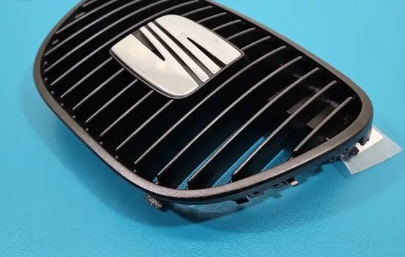Seat Ibiza III (6L) Front bumper upper radiator grill 6L0853654 IMPRK1534725