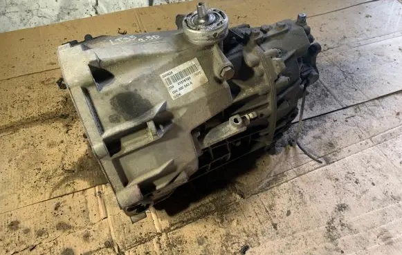 Volkswagen II LT Manual 5 speed gearbox 000300043A 21516109 040934