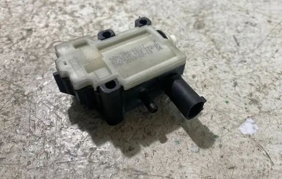 BMW X3 F25 Fuel tank cap lock 7193172 20130213 4062044217