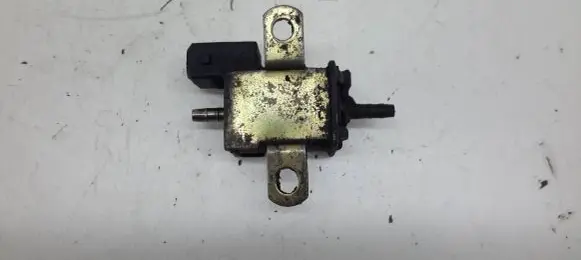 Volkswagen Golf III Turbo solenoid valve 028906283F 72189500 97T307