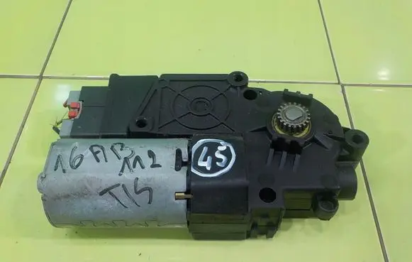 Jaguar XE Sunroof motor/actuator GX7353508AA