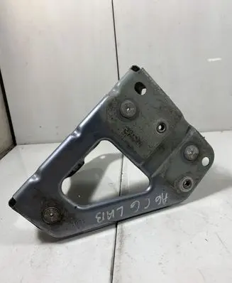 Audi A6 S6 C6 4F Fender mounting bracket 4F0821136A