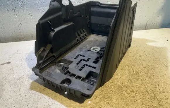 Volvo XC60 Battery tray 31294078