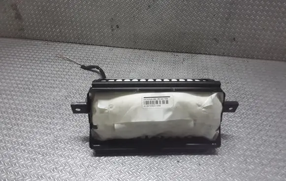 Nissan Micra Passenger airbag