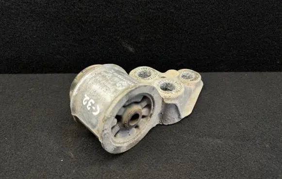 Volkswagen PASSAT B5.5 Rear axle beam mounts housing 4B0501522E