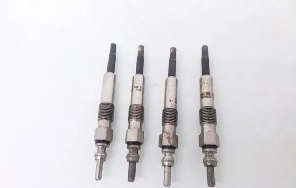 Skoda Octavia Mk1 (1U) Glow plug 0100226227