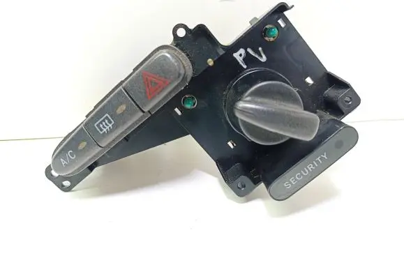 Toyota Yaris Hazard light switch