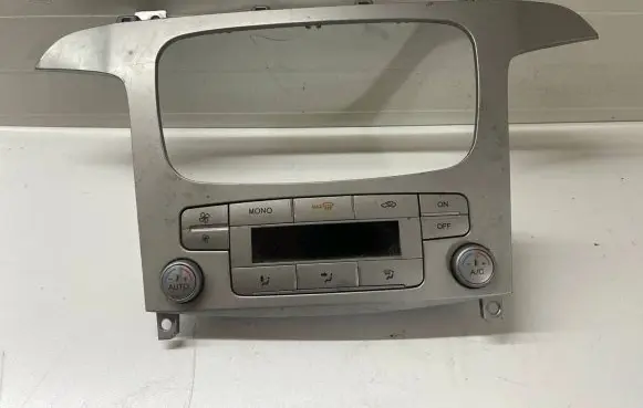 Ford Mondeo MK IV Climate control unit 7S7T18C612AM W2XA69532