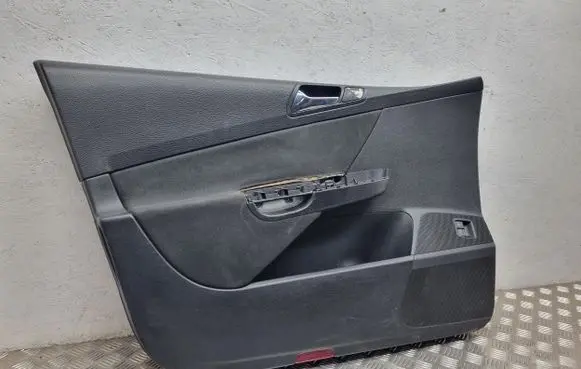 Volkswagen PASSAT B6 Front door card panel trim 3C1867011
