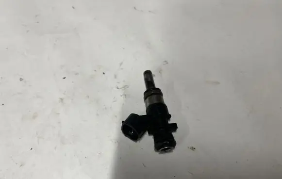 Audi A3 S3 8V Fuel injector 06L906031A