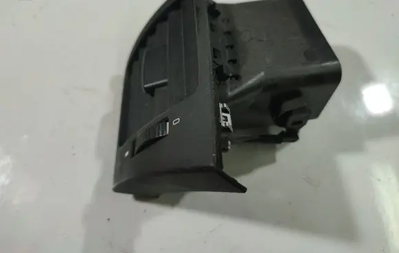 Dash center air vent grill