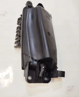 Mercedes-Benz C W205 Vacuum air tank 