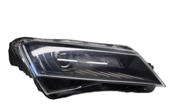 Skoda Superb B8 (3V) Headlight/headlamp 3V1941015A 1ZS01193921