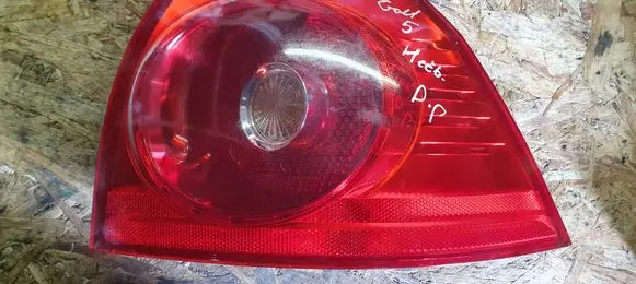 Volkswagen Golf V Rear/tail lights 1K6945096AC 89031823