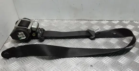 Mercedes-Benz B W245 Front seatbelt 1698608485