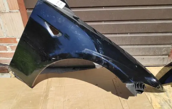 Tesla Model S Fender BRAK
