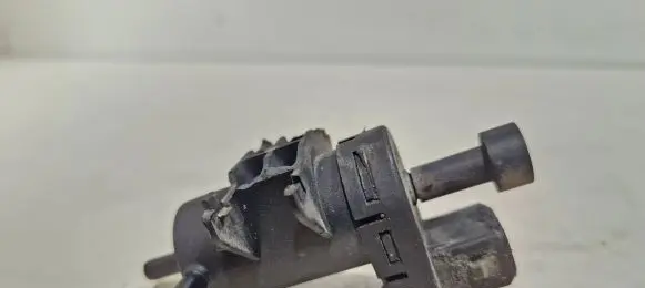 Renault Megane II Turbo solenoid valve 7700113709