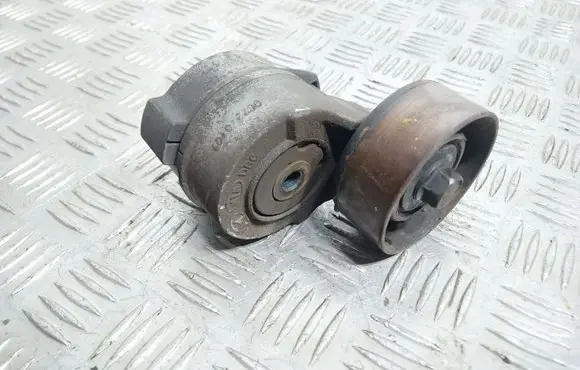 KIA Sorento Alternator belt tensioner 