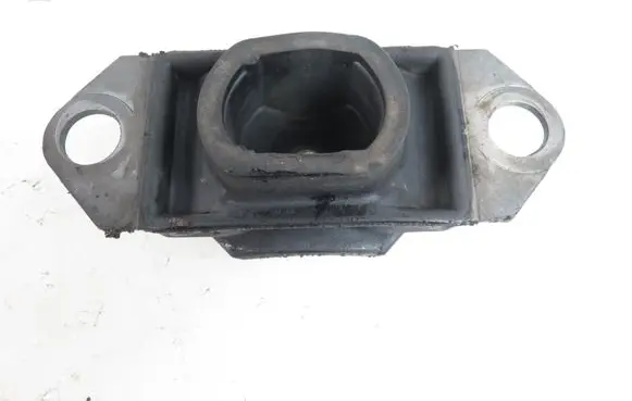 Dacia Sandero Gearbox mounting bracket
