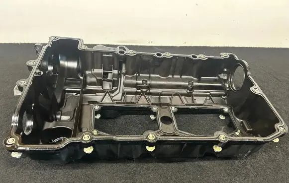 BMW 1 F20 F21 Rocker cam cover 7588412