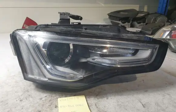 Audi A5 8T 8F Headlight/headlamp 8T0941006C