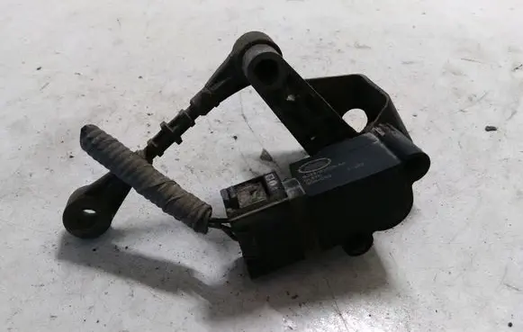Headlight/headlamp level sensor